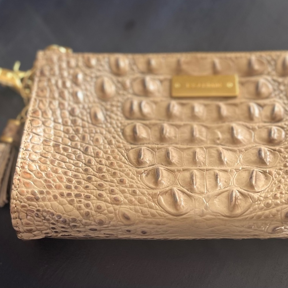 Brahmin wristlet